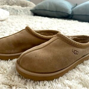 Ugg chestnut clogg slippers.